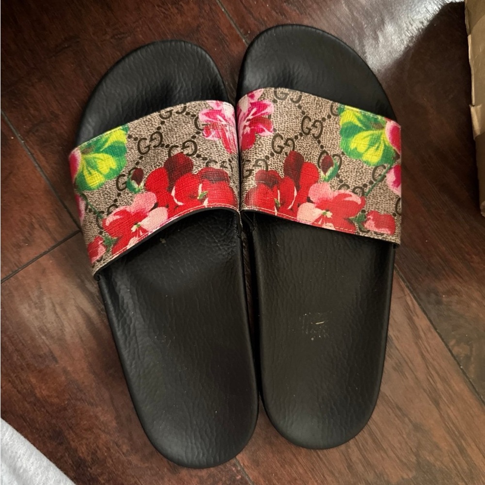 Gucci Women's Floral Slide Sandals - Black and Red